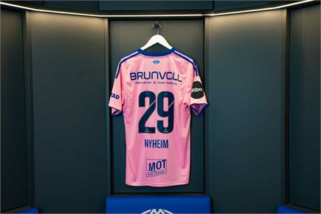 Molde FK - Auksjon til inntekt for Rosa sløyfe