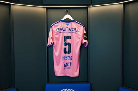 Molde FK - Auksjon til inntekt for Rosa sløyfe