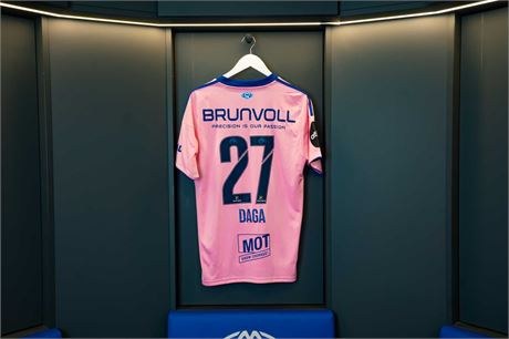 Molde FK - Auksjon til inntekt for Rosa sløyfe