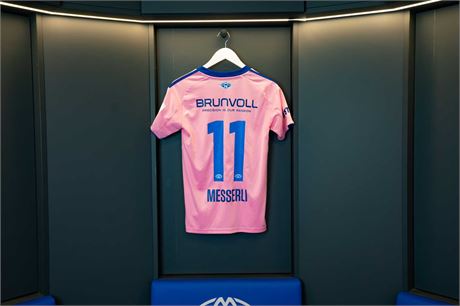 Molde FK rosa drakter 2025