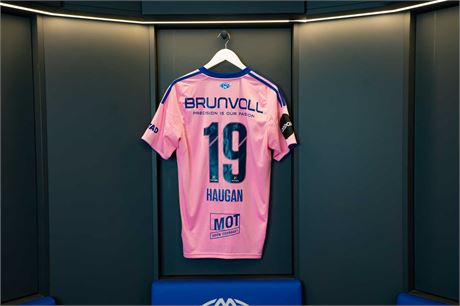 Molde FK - Auksjon til inntekt for Rosa sløyfe