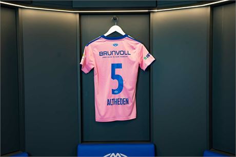 Molde FK rosa drakter 2025