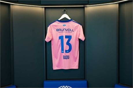 Molde FK rosa drakter 2025